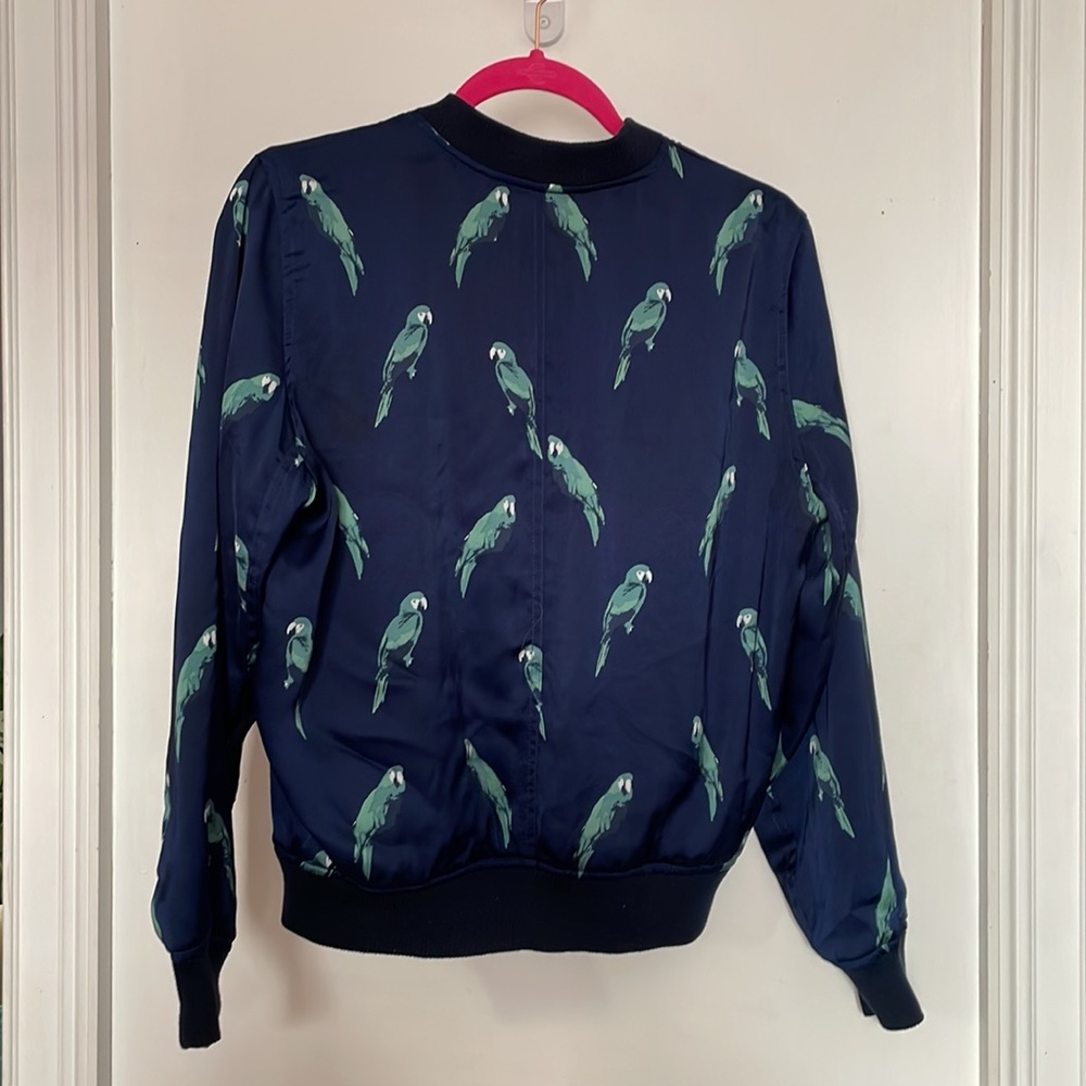 American Eagle reversible tropical parrot and fruit, floral bomber jacket - Picture 6 of 8
